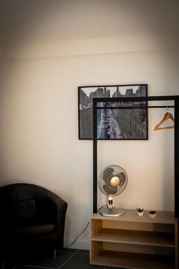נים Superbe Appartement Avec Patio מראה חיצוני תמונה